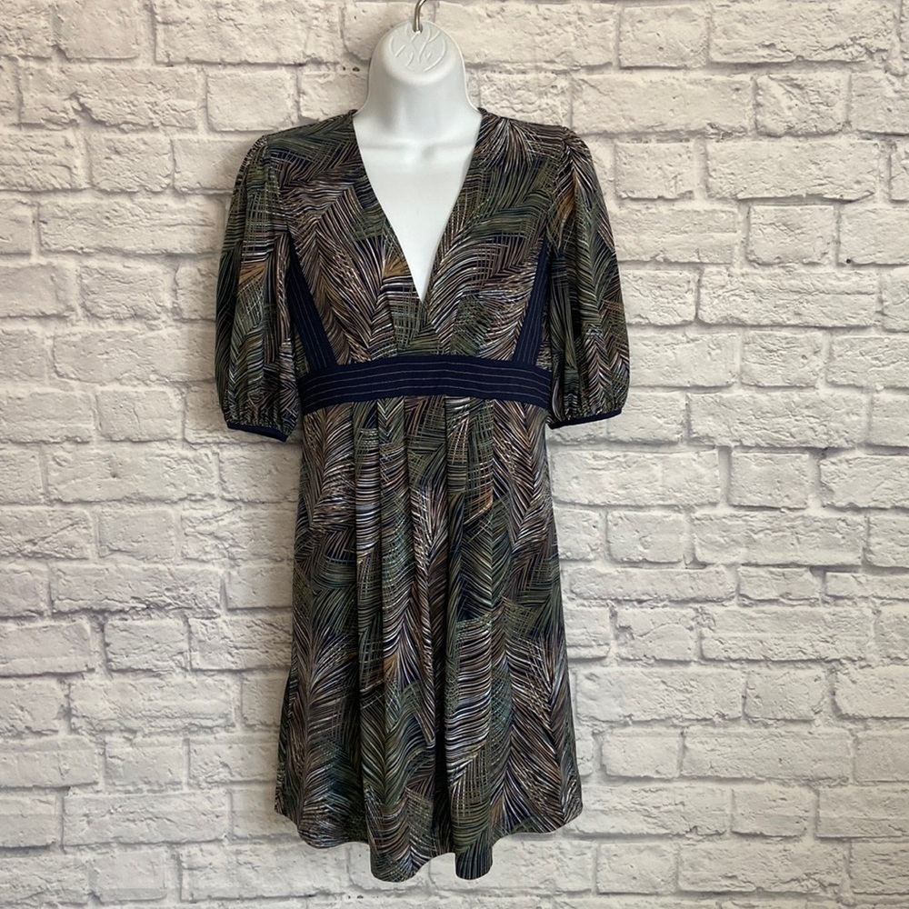 BCBG MaxAzria XXS V-Neck Empire Waist Resortwear Mini Dress